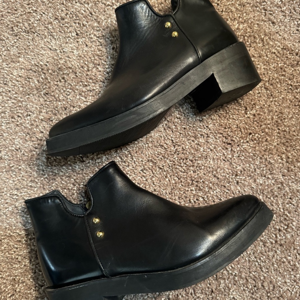 STINE GOYA size 39 Black Leather Shoes with Gold Detail